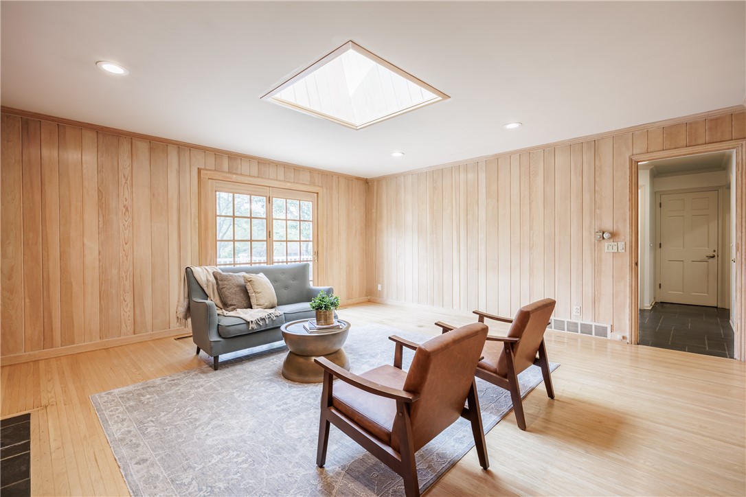 39 N Country Club Drive, Pittsford, New York image 18