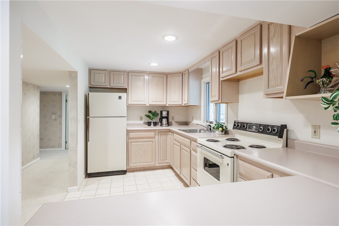 39 N Country Club Drive, Pittsford, New York image 26