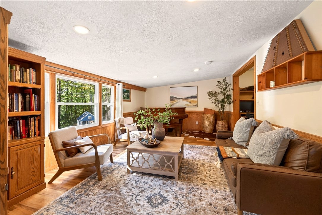 6423 Tall Oak Drive