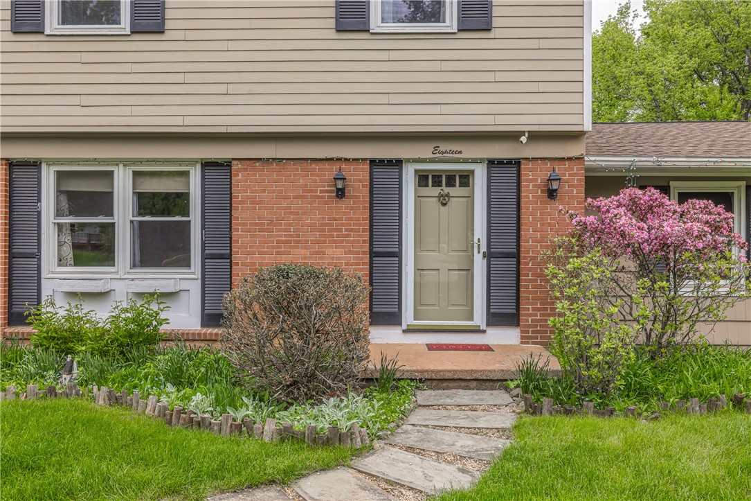 18 PINEHILL Drive