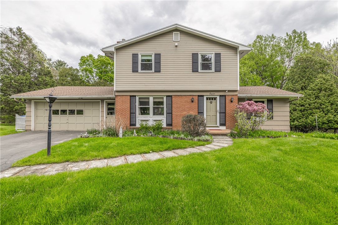 18 PINEHILL Drive