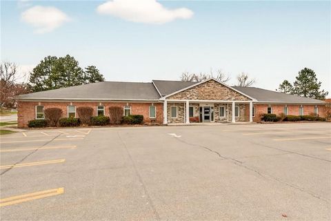 Photo of 790 Ayrault Road, Perinton, NY 14450 (MLS # R1684985)