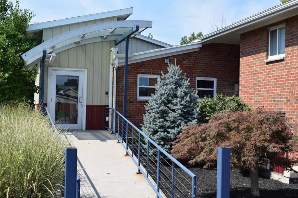 Photo of 40 Wildbriar Road, Henrietta, NY 14623 (MLS # R1660152)