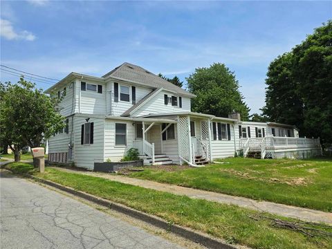 Single Family Residence in Manchester NY 43 Merrick Avenue.jpg