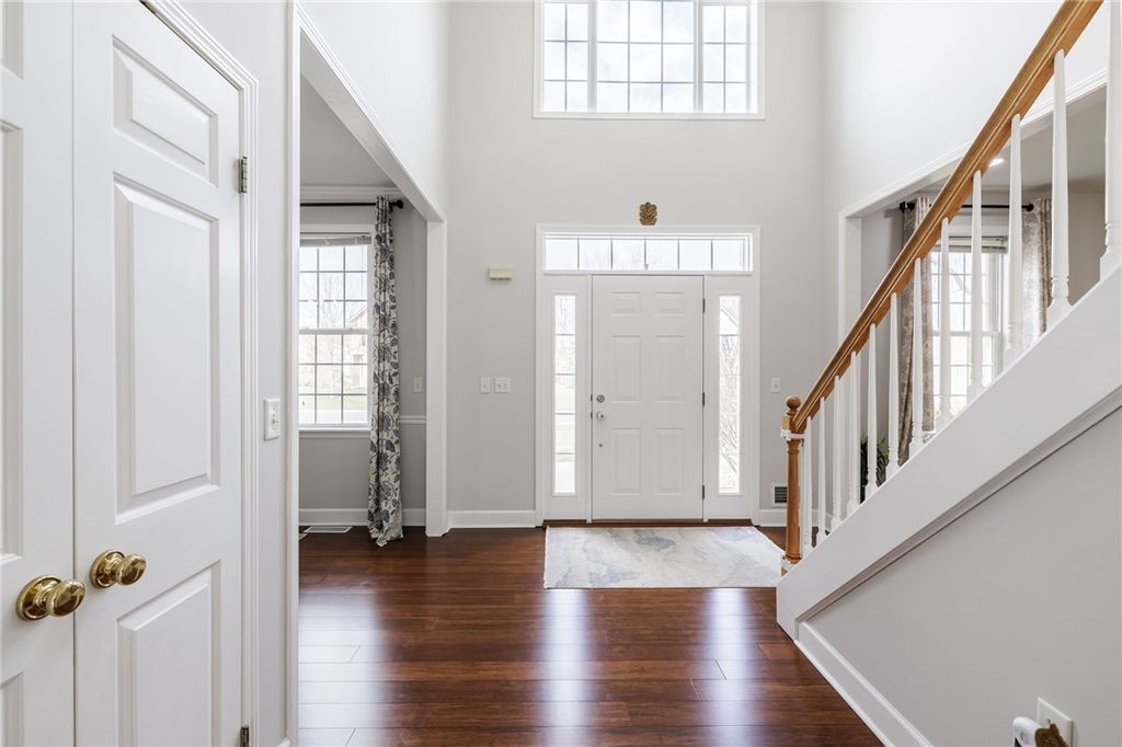 Photo of 30 Woodgreen Drive, Pittsford, NY 14534 (MLS # R1669659)