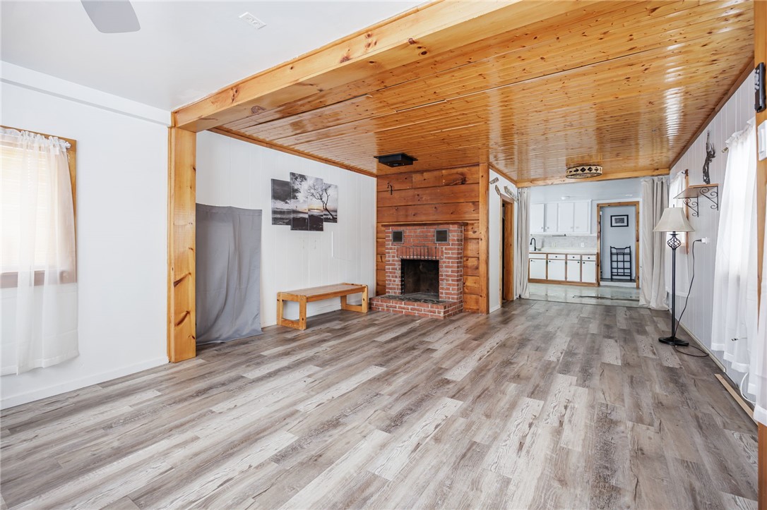 9371 Leroy Island Road