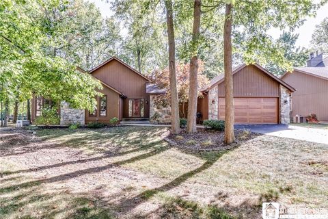 Photo of 118 Coriander Court, Amherst, NY 14051 (MLS # R1639556)