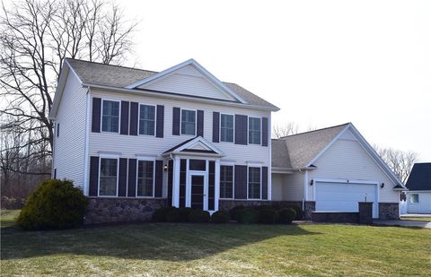 9 Golden Pond Spencerport NY 14559