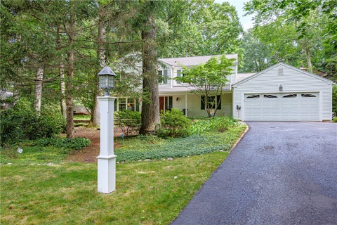 Photo of 10 Birling Gap, Perinton, NY 14450 (MLS # R1707124)