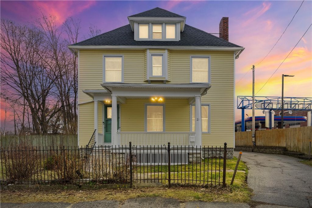 Photo of 21 Kenilworth Terrace, Rochester, NY 14605 (MLS # R1665233)