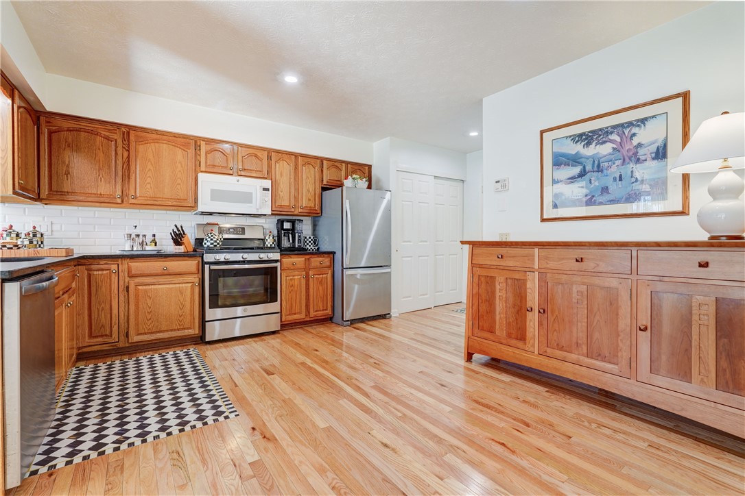 1143 Ridge Crest Drive