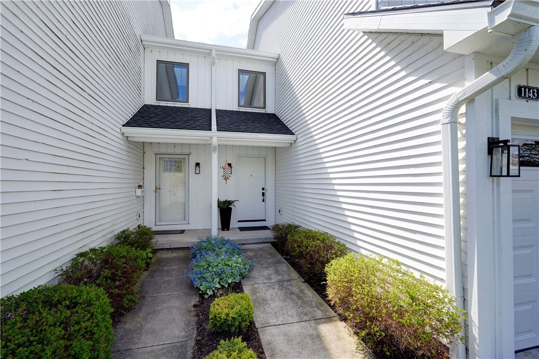 1143 Ridge Crest Drive