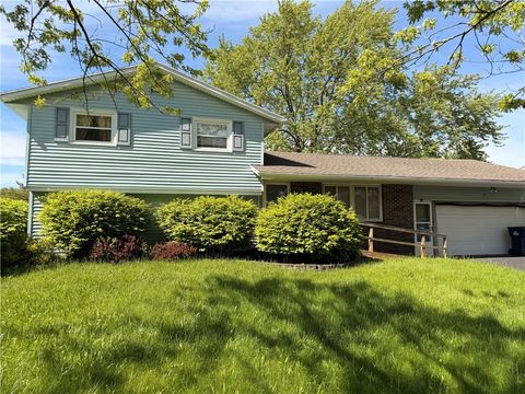 Photo of 14 Flamingo Drive, Gates, NY 14624 (MLS # R1683092)