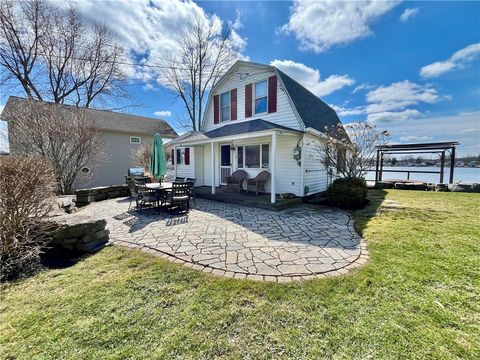 Homes For Sale - 8393 Thrush Road<br/> Wayne County, Wolcott, NY 14590