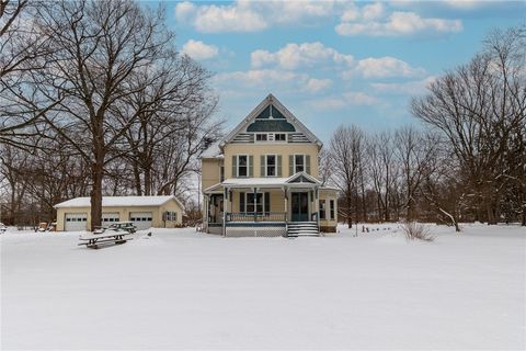 Photo of 206 E Genesee Street, Galen, NY 14433 (MLS # R1654630)