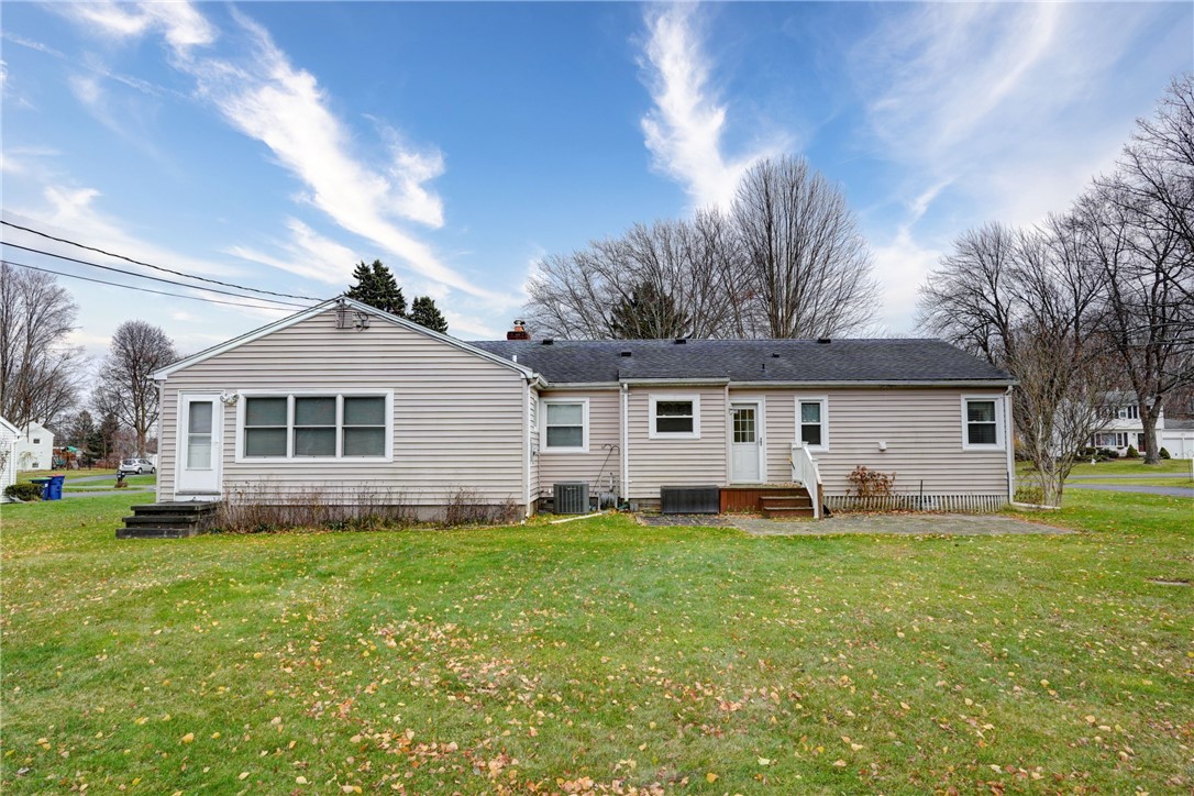 1071 Cherry Hill Lane, Webster, New York image 32