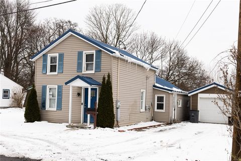 23 Grove Street Waterloo NY 13165