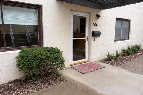 Condo For Sale - 206 Bay Village Drive<br/> Irondequoit, NY 14609