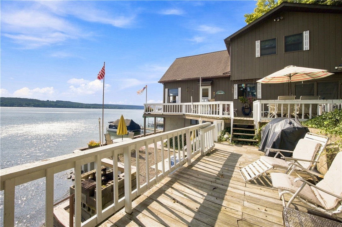 2273 W Lake Road