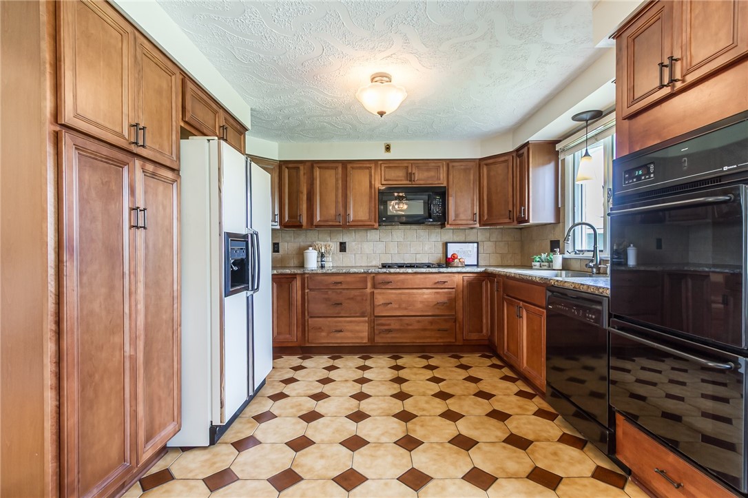 63 Shadywood Drive, Gates, New York image 11