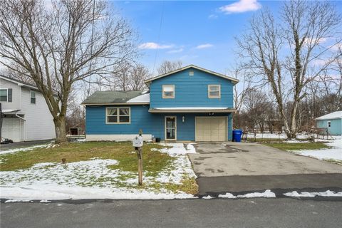 Photo of 34 Evelyn Street, Gates, NY 14606 (MLS # R1665567)