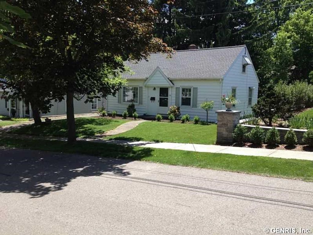 Photo of 15 Maple Street, Pittsford, NY 14534 (MLS # R1660665)