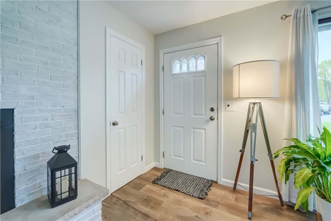 530 Glenview Court, Webster, New York image 3