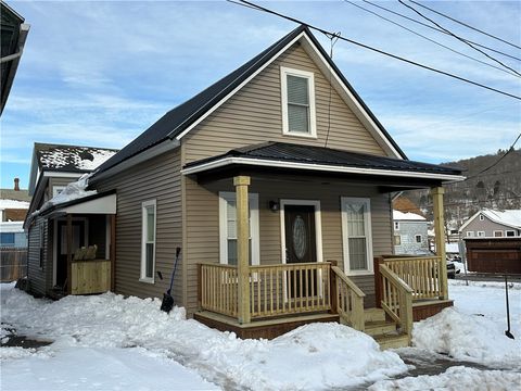 Photo of 11 Leland Avenue, Bradford City, PA 16701 (MLS # R1655541)