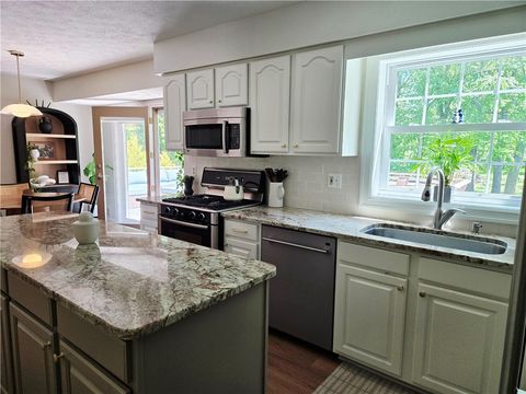 Tiny photo for 1081 Bright Stream WAY, Webster, NY 14580 (MLS # R1684972)