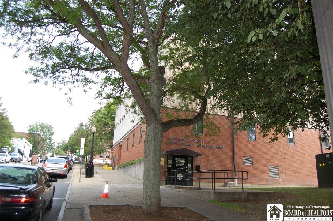 110 E 4th Street