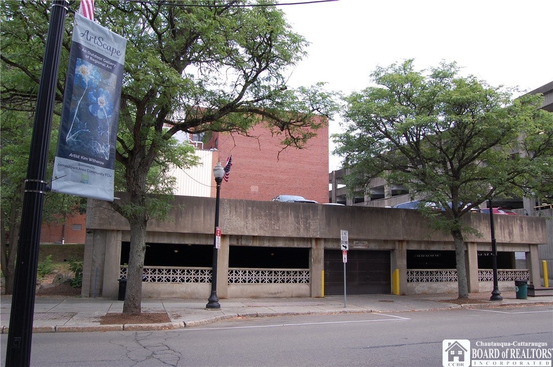 110 E 4th Street