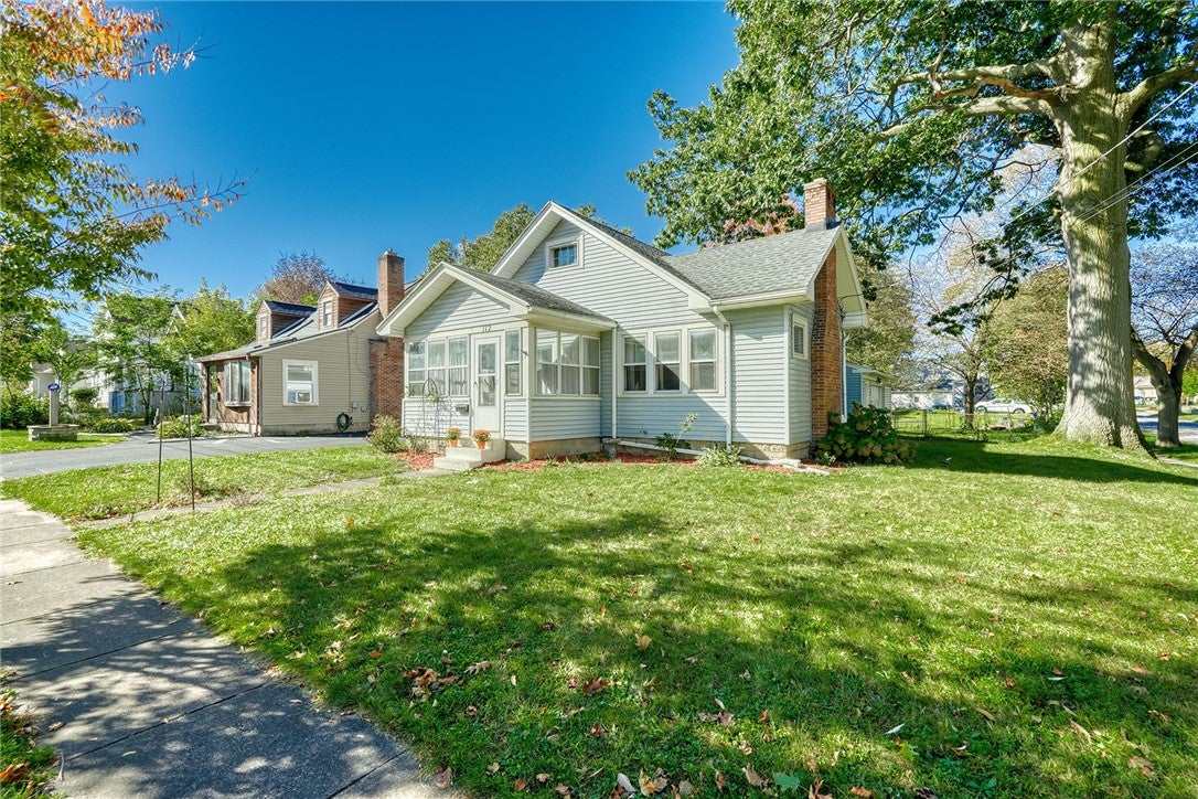 112 Veness Avenue