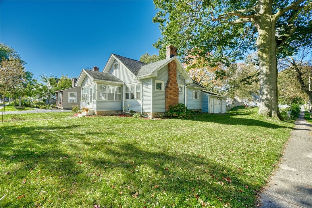 112 Veness Avenue