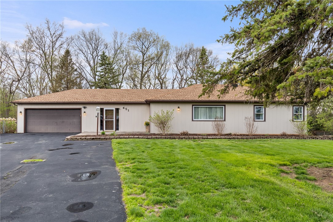 451 Manse Lane, Penfield, New York image 1