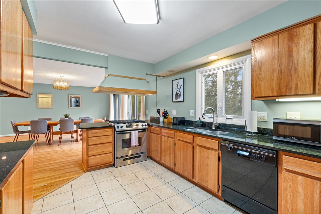 451 Manse Lane, Penfield, New York image 11