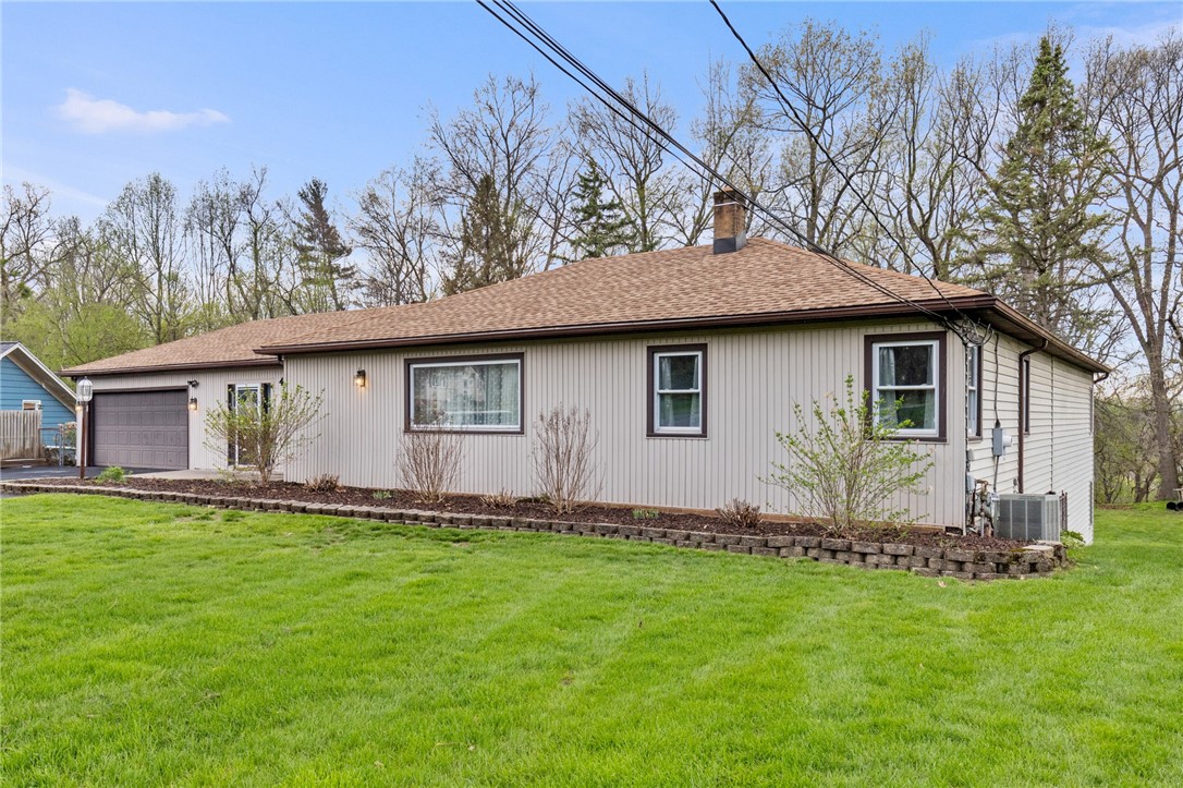 451 Manse Lane, Penfield, New York image 3