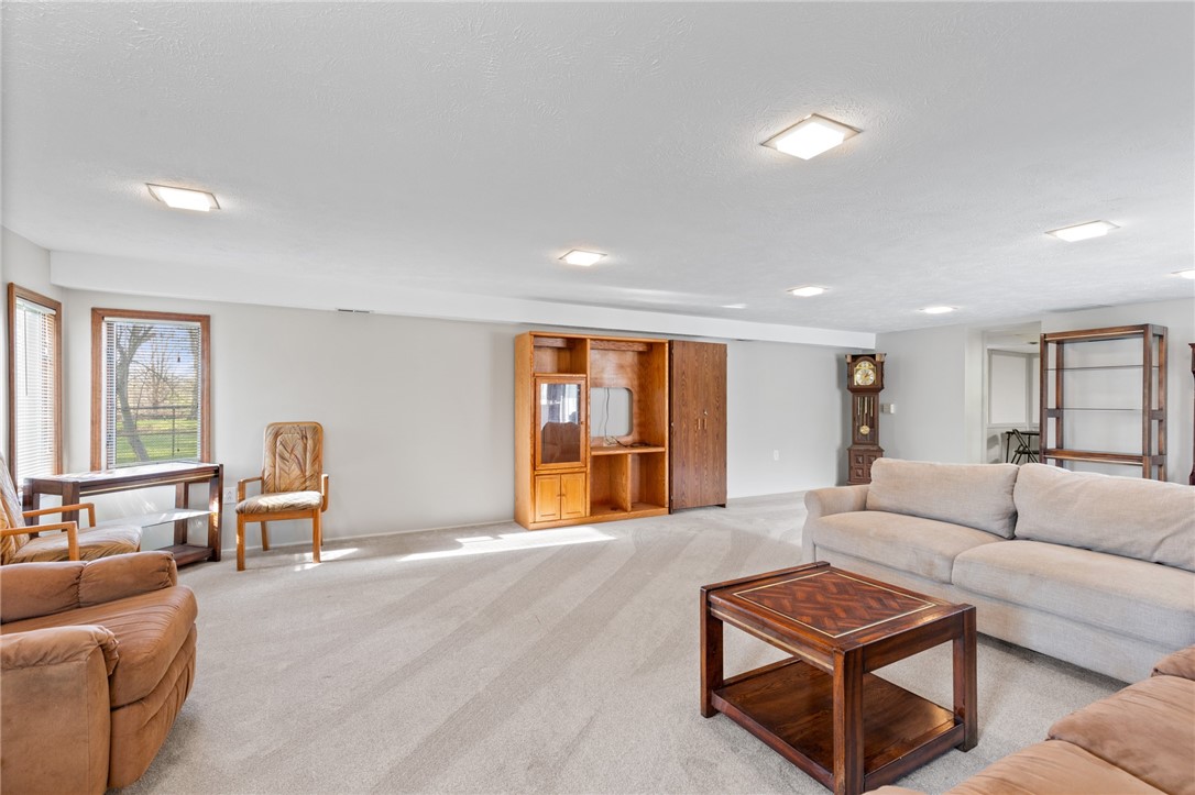 451 Manse Lane, Penfield, New York image 40