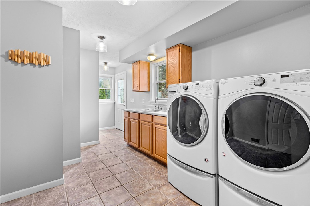 1394 Viking Circle, Webster, New York image 30