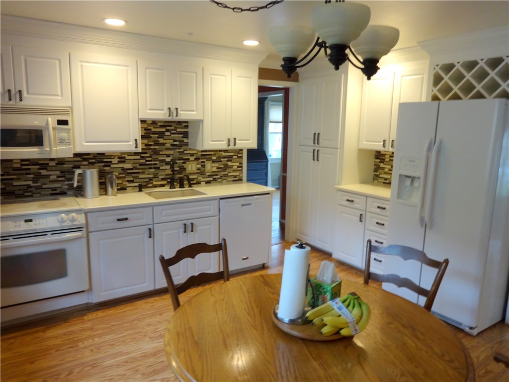 151 Chapel Hill Drive, Irondequoit, New York image 3