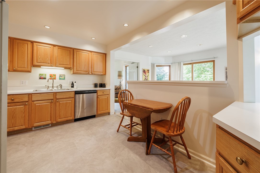 3 Legacy Oak Trail, Henrietta, New York image 14