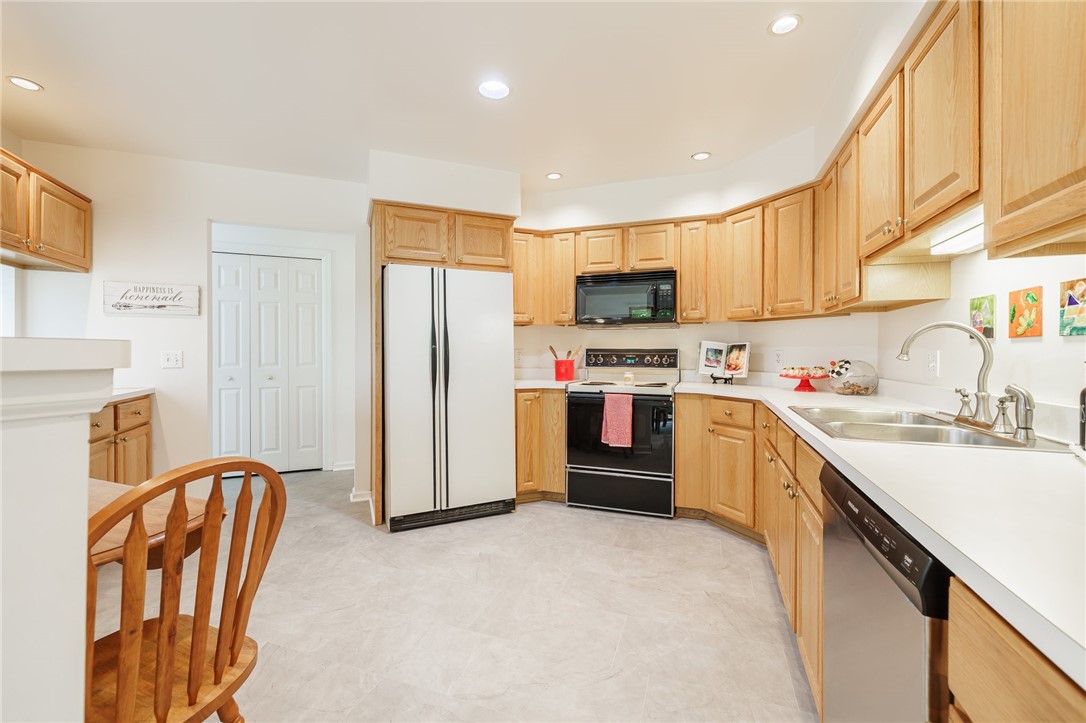 3 Legacy Oak Trail, Henrietta, New York image 11