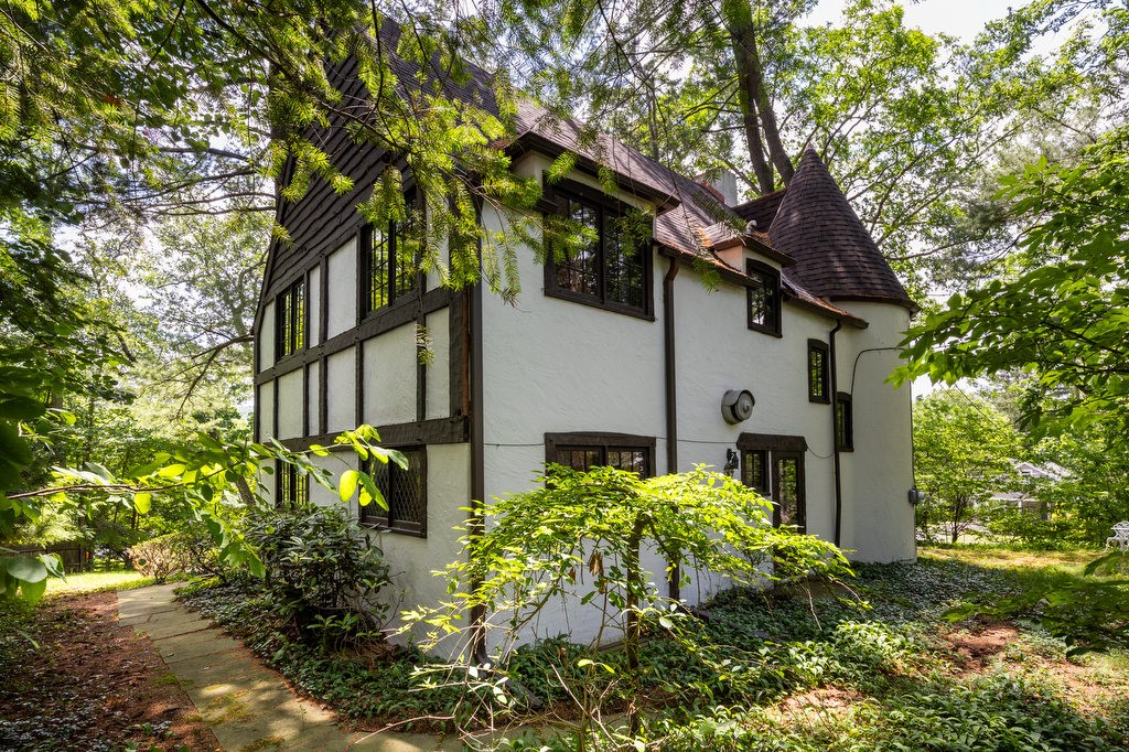 320 Glen Avenue
