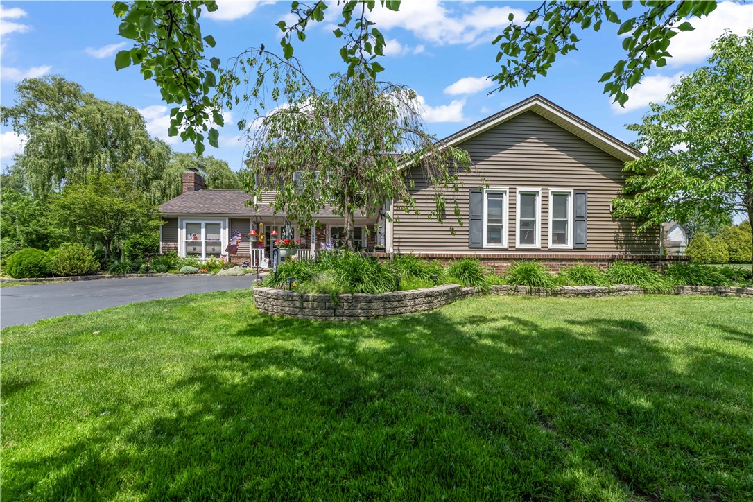 1296 Lakeville Lane