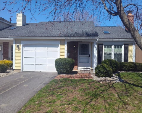 Townhouse For Sale - 57 Old Stone Lane<br/> Greece, NY 14615