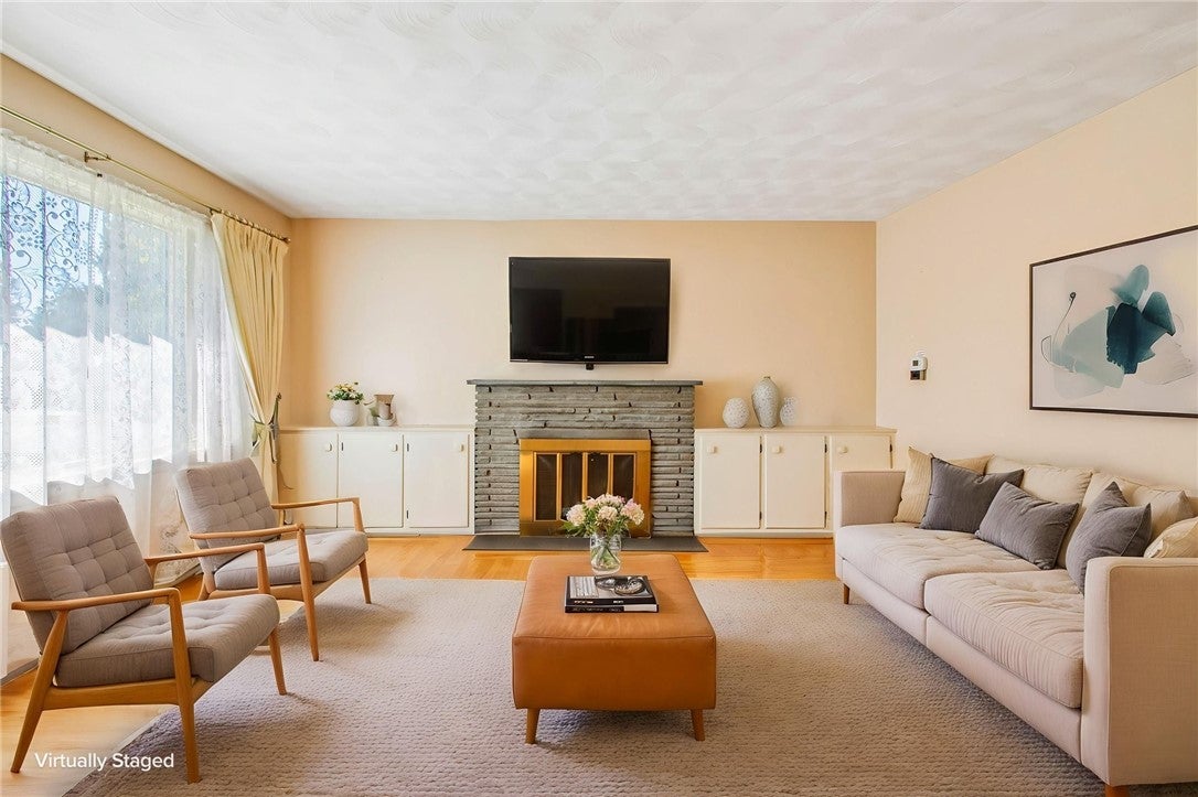 110 Boxwood Drive