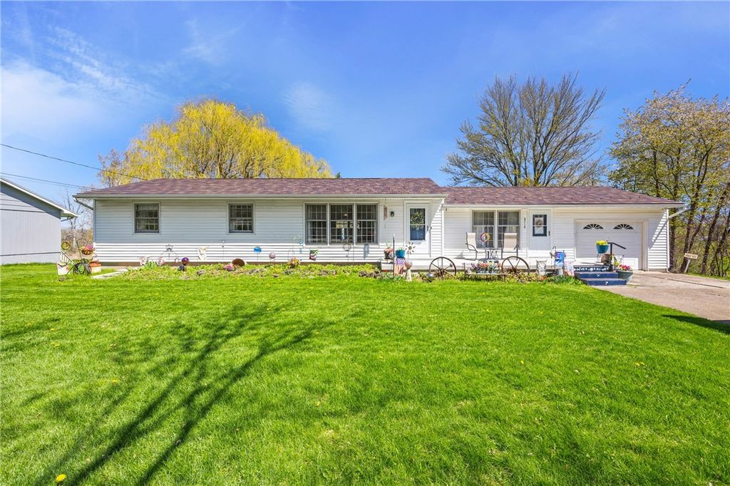 Photo of 8510 W Ridge Road, Clarkson, NY 14420 (MLS # R1677597)