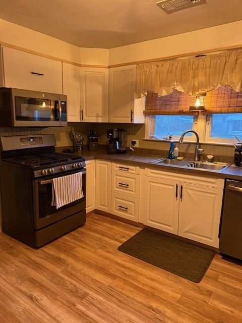 Tiny photo for 808 Sunset Drive, Elmira, NY 14905 (MLS # R1654555)