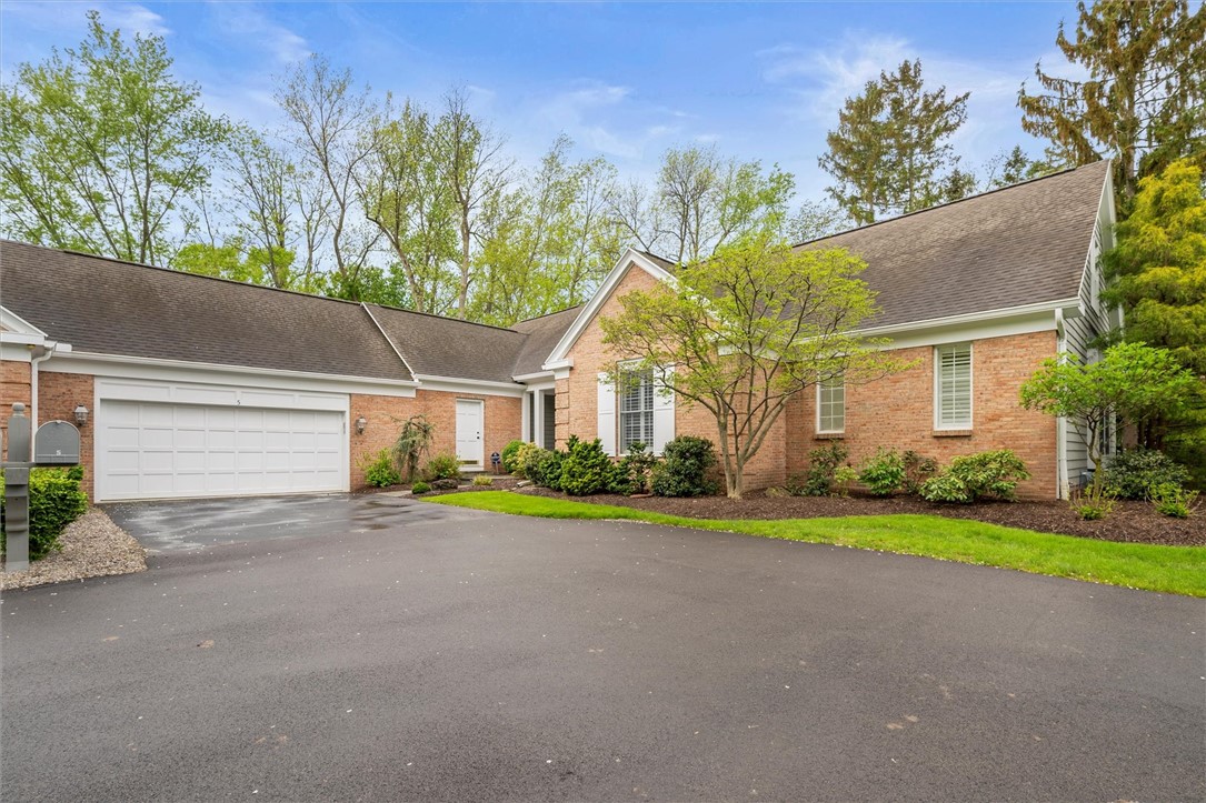5 Woodbury Place, Pittsford, New York image 1