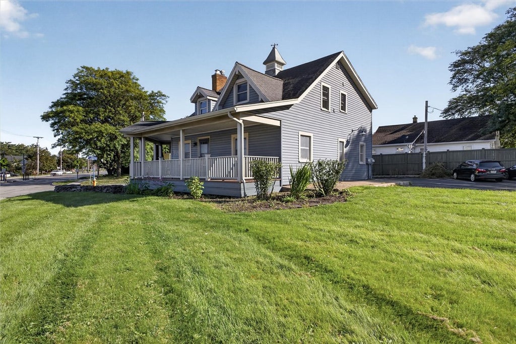 Photo of 1700 Mt Hope Avenue, Rochester, NY 14620 (MLS # R1717348)
