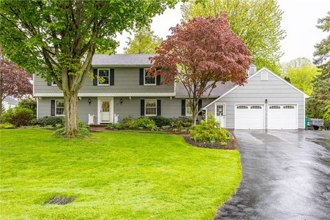 Homes For Sale - 347 Brooksboro Drive<br/> Webster, NY 14580